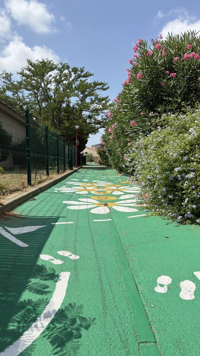 Le sentier fleuri, Camí d'en Ginest